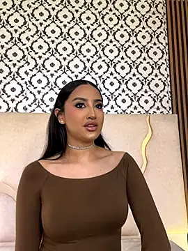 Snapshot of BEELLA_TAY1 chatting on November 6, 2025, 4:19 pm BEELLA TAY1 online show from November 6, 2025, 4:19 pm