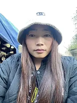 Maymay   online show from November 30, 2025, 9:02 am