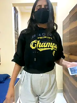 Snapshot of deepikaa_aroraa chatting on November 22, 2025, 1:32 pm deepikaa aroraa online show from November 22, 2025, 1:32 pm