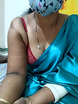 Snapshot of Best_Kannada_Couple chatting on October 27, 2025, 5:39 pm Best Kannada Couple online show from October 27, 2025, 5:39 pm