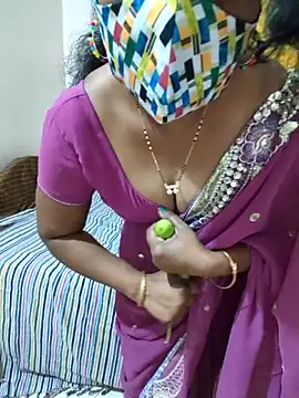 Snapshot of Best_Kannada_Couple chatting on October 28, 2025, 5:44 am Best Kannada Couple online show from October 28, 2025, 5:44 am