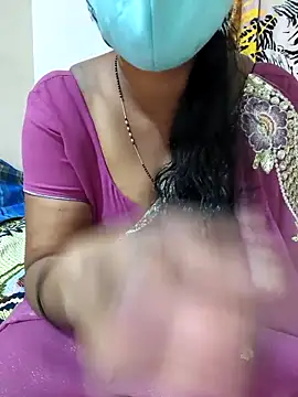 Snapshot of Best_Kannada_Couple chatting on November 12, 2025, 5:08 am Best Kannada Couple online show from November 12, 2025, 5:08 am