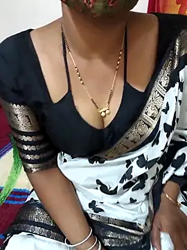 Snapshot of Best_Kannada_Couple chatting on April 6, 2026, 5:25 pm Best Kannada Couple online show from April 6, 2026, 5:25 pm