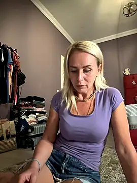 ElenabonyX online show from October 24, 2025, 6:48 pm