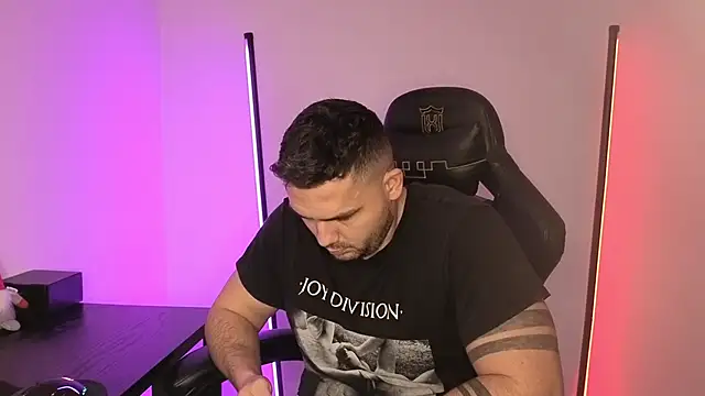 Danielbateson online show from January 14, 2026, 1:17 pm