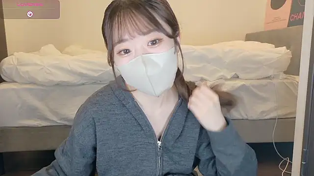 Snapshot of yura_ra_ra chatting on April 17, 2026, 3:15 pm yura ra ra online show from April 17, 2026, 3:15 pm