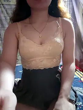 LeanaLy online show from December 4, 2025, 1:59 am