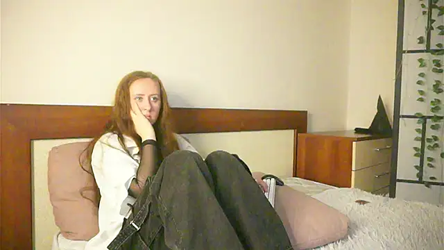 IngridCothron online show from October 22, 2025, 8:03 am