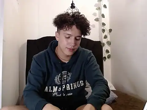 Snapshot of charly_926 chatting on November 22, 2025, 8:52 pm charly 926 online show from November 22, 2025, 8:52 pm