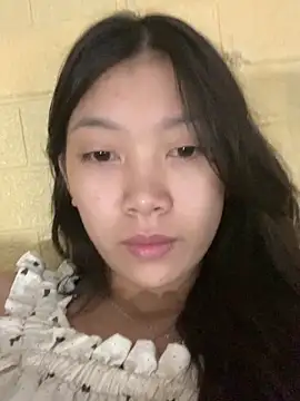 Snapshot of linh-lan1 chatting on October 13, 2025, 9:53 am linh-lan1 online show from October 13, 2025, 9:53 am