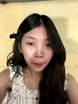 Snapshot of linh-lan1 chatting on October 17, 2025, 11:57 am linh-lan1 online show from October 17, 2025, 11:57 am