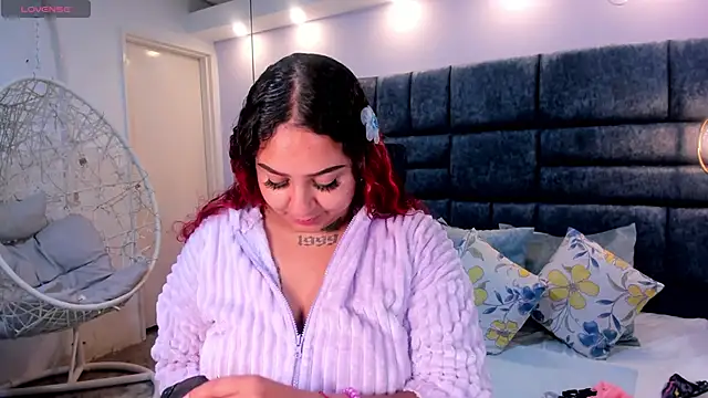 atennea diiossa online show from December 3, 2025, 11:52 am