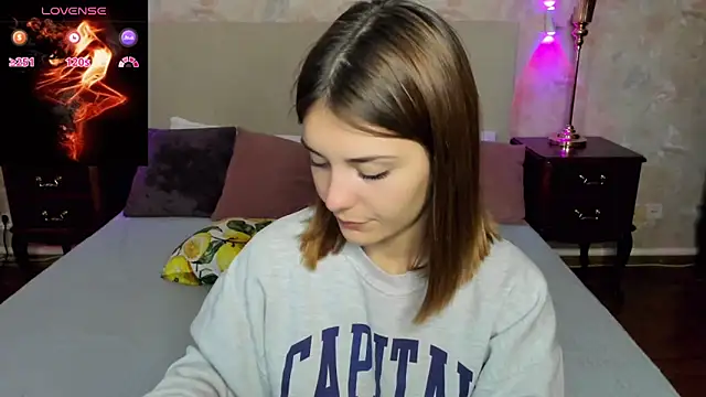 Snapshot of MargoChill chatting on October 31, 2025, 2:07 pm MargoChill online show from October 31, 2025, 2:07 pm