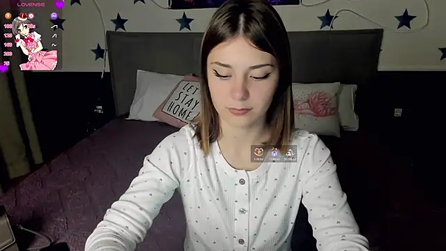 Snapshot of MargoChill chatting on November 14, 2025, 2:27 pm MargoChill online show from November 14, 2025, 2:27 pm