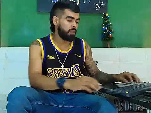 black kameron  online show from December 16, 2025, 12:37 am