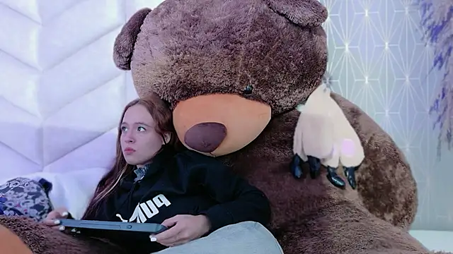 CARO ADAMS1 online show from January 16, 2026, 11:36 am