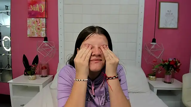 Snapshot of mia_sweetie0 chatting on December 3, 2025, 12:14 pm mia sweetie0 online show from December 3, 2025, 12:14 pm