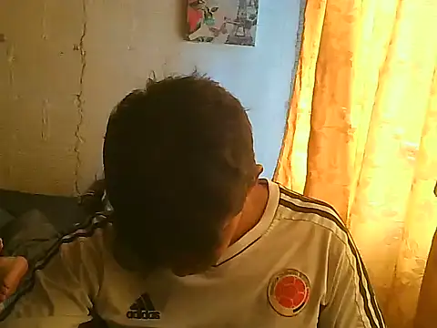 horny latin couple1 online show from October 16, 2025, 1:56 pm