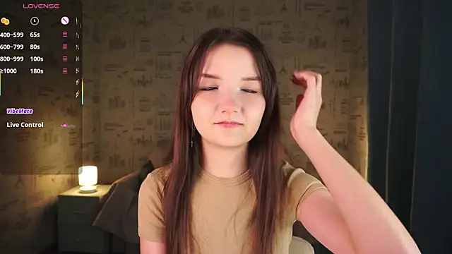  Cute World  online show from November 18, 2025, 9:08 pm