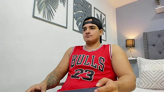 violeta and maxx online show from December 3, 2025, 12:07 am