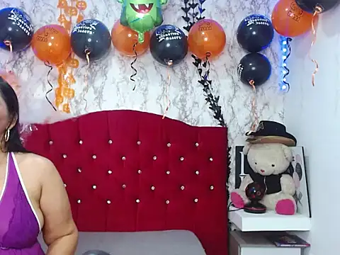  Danna Milf  online show from October 26, 2025, 1:55 am