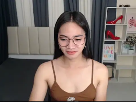 Snapshot of PetiteAsianMarian chatting on October 24, 2025, 6:04 pm PetiteAsianMarian online show from October 24, 2025, 6:04 pm