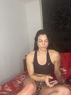 Snapshot of Kattefit chatting on December 2, 2025, 2:45 pm Kattefit online show from December 2, 2025, 2:45 pm