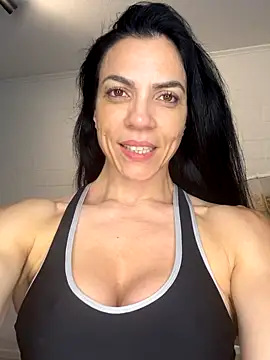 Snapshot of Kattefit chatting on December 3, 2025, 2:52 am Kattefit online show from December 3, 2025, 2:52 am