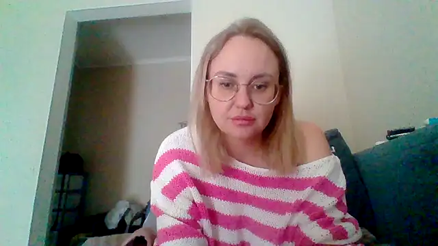 Snapshot of AmyDelamonico chatting on October 13, 2025, 8:58 am AmyDelamonico online show from October 13, 2025, 8:58 am