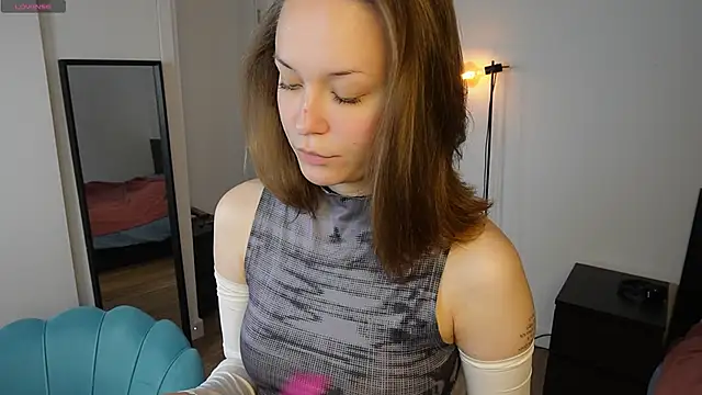 NeonyMuse online show from November 21, 2025, 10:36 am