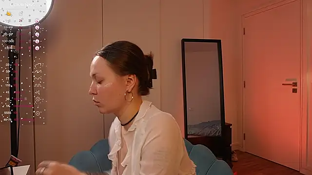 NeonyMuse online show from December 14, 2025, 1:16 pm