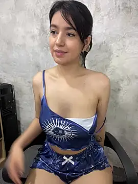 1evelinewood online show from March 18, 2025, 2:26 pm