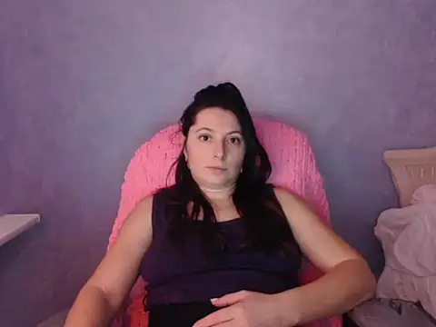 Snapshot of LuckyLisa23 chatting on March 4, 2026, 9:21 pm LuckyLisa23 online show from March 4, 2026, 9:21 pm