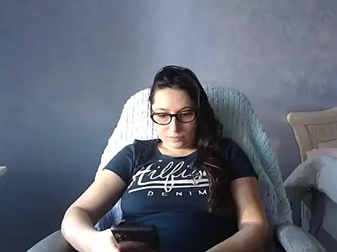 Snapshot of LuckyLisa23 chatting on March 27, 2026, 2:50 pm LuckyLisa23 online show from March 27, 2026, 2:50 pm