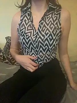 Snapshot of KittieCreme chatting on November 26, 2025, 11:11 am KittieCreme online show from November 26, 2025, 11:11 am