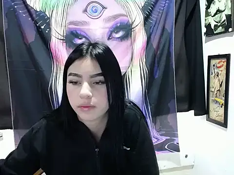 AlanaCollins- online show from October 16, 2025, 11:33 am