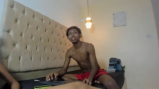 Hotblosson online show from November 4, 2025, 4:28 pm