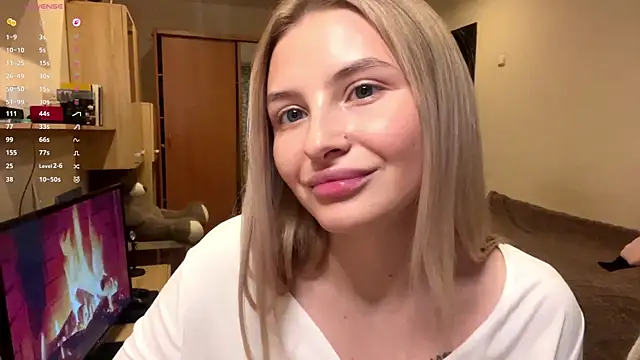 VictoriaMystery online show from November 21, 2025, 1:43 pm