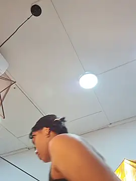 Mariana-Torres online show from December 14, 2025, 11:59 am