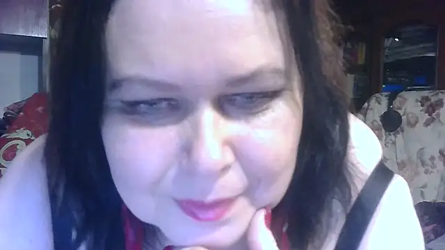 CharleeKendall online show from November 11, 2025, 4:18 pm