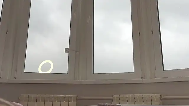 lilia Nilsson online show from November 27, 2025, 4:47 am