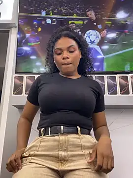 Valerii smithh online show from November 25, 2025, 7:58 pm