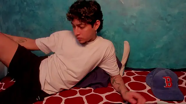 Snapshot of Sky_Wild chatting on January 11, 2026, 5:12 am Sky Wild online show from January 11, 2026, 5:12 am