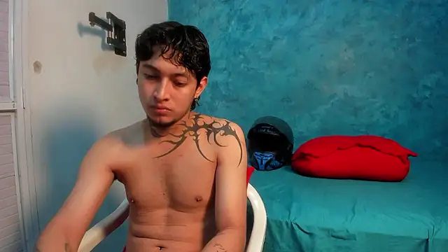 Snapshot of Sky_Wild chatting on February 19, 2026, 5:03 am Sky Wild online show from February 19, 2026, 5:03 am