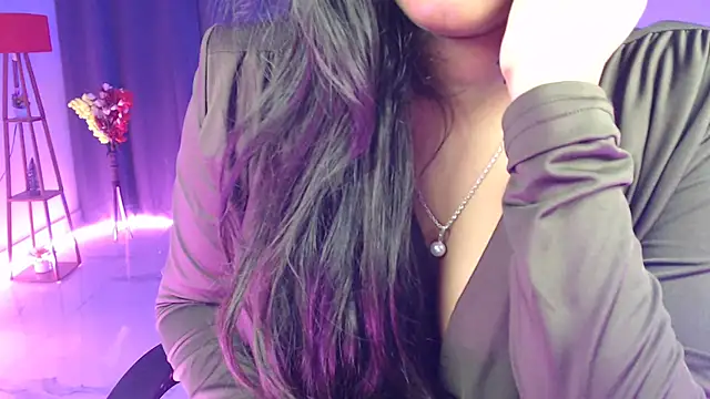 Snapshot of Rashiii_ chatting on February 7, 2026, 4:00 pm Rashiii online show from February 7, 2026, 4:00 pm