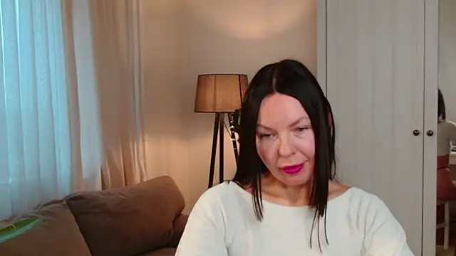 LittleNicolee online show from December 15, 2025, 1:04 pm