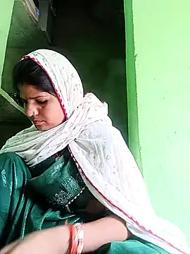 Snapshot of Karishma_cute chatting on November 18, 2025, 9:47 am Karishma cute online show from November 18, 2025, 9:47 am