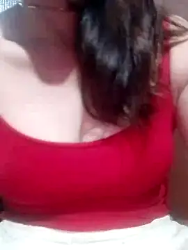 YiyinLy online show from March 22, 2026, 2:20 pm