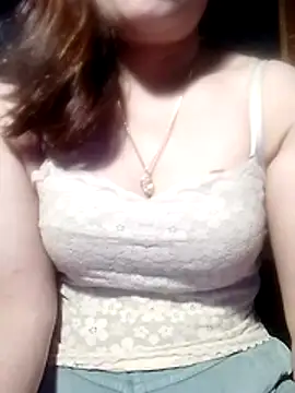 YiyinLy online show from March 30, 2026, 9:05 pm