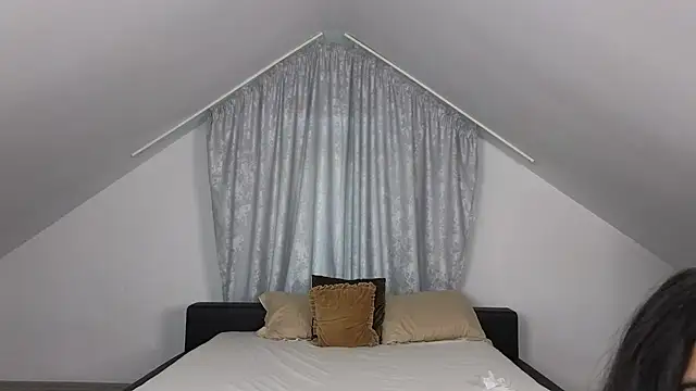 TenderSin online show from October 24, 2025, 5:04 am